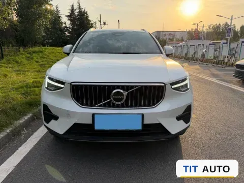 2024 Volvo XC40 2