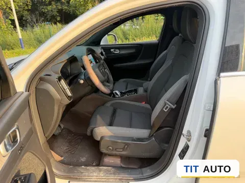 2024 Volvo XC40 3