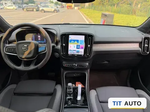 2024 Volvo XC40 7
