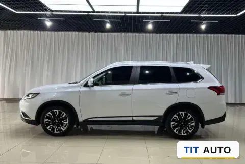 2019 Mitsubishi Outlander 2
