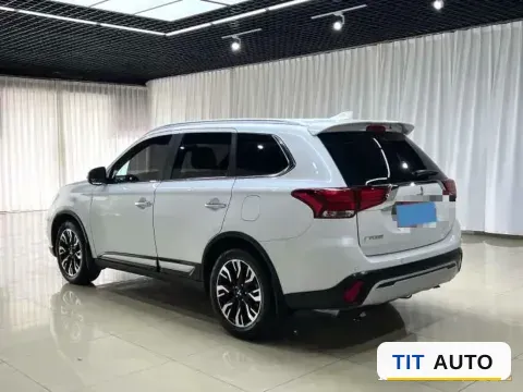 2019 Mitsubishi Outlander 3