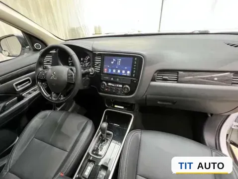 2019 Mitsubishi Outlander 8