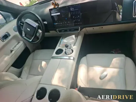 2022 Li L9 4