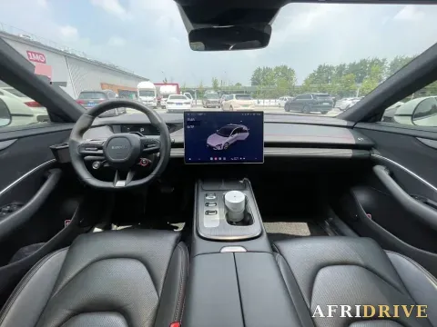 2024 MI SU7 9