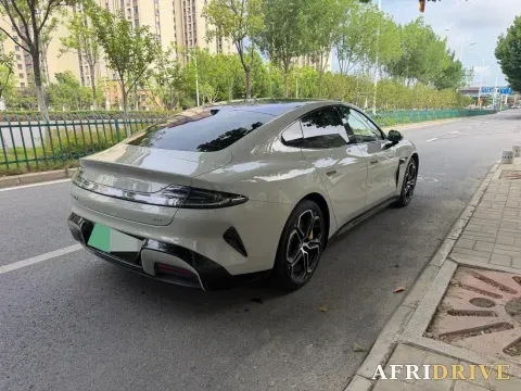 2024 MI SU7 4