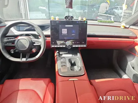 2024 MI SU7 5
