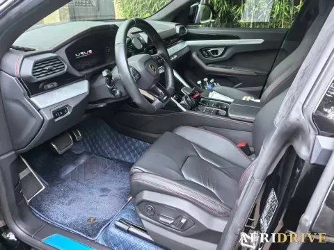 2021 Lamborghini Urus 3