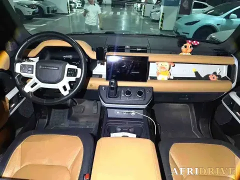 2024 Land Rover Defender 4