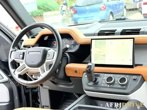 2023 Land Rover Defender 4