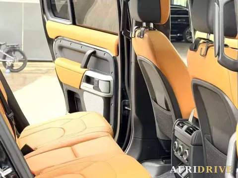 2023 Land Rover Defender 5