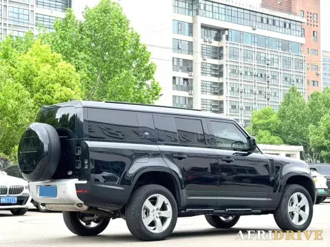 2023 Land Rover Defender 7