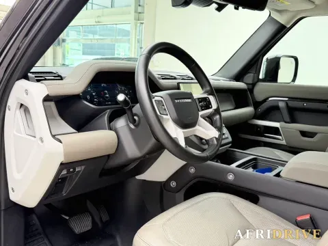 2023 Land Rover Defender 4