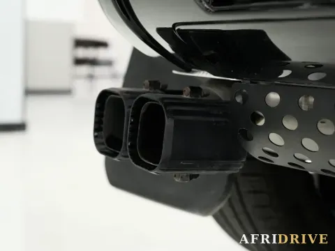 2025 Land Rover Defender 8