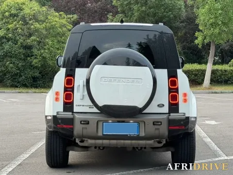2023 Land Rover Defender 5