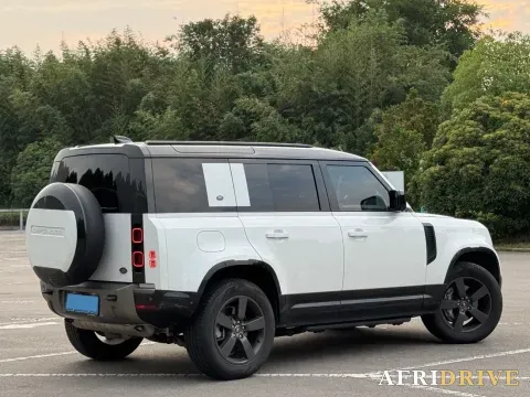 2023 Land Rover Defender 6