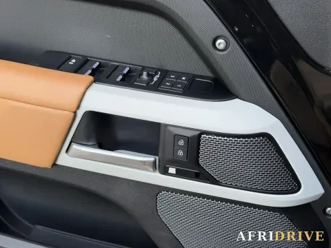 2024 Land Rover Defender 13
