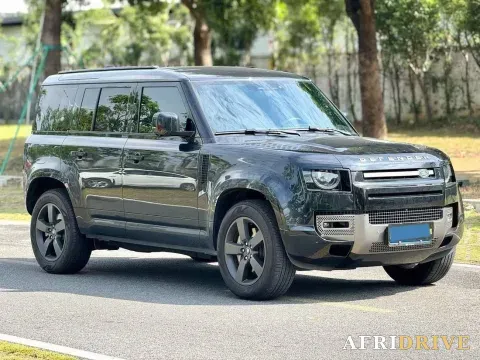 2024 Land Rover Defender 3