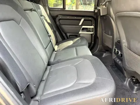 2024 Land Rover Defender 7