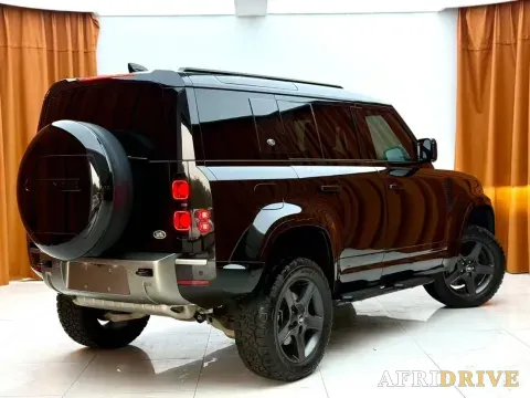 2024 Land Rover Defender 4
