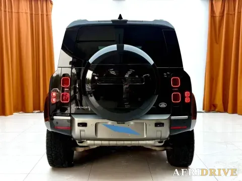2024 Land Rover Defender 5