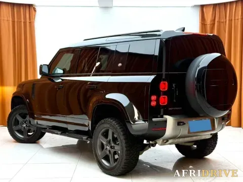 2024 Land Rover Defender 6