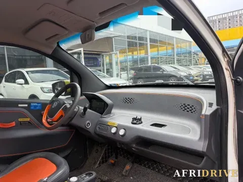 2019 BaoJun E100 4