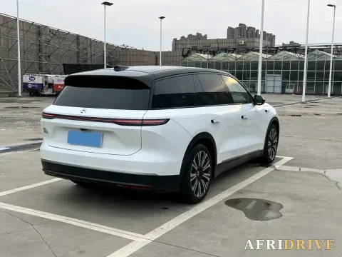 2024 NIO ES8 6
