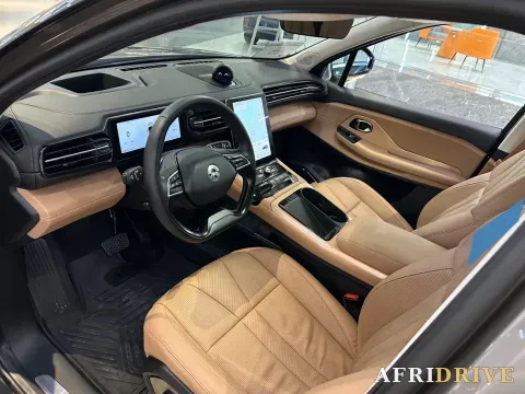 2018 NIO ES8 8