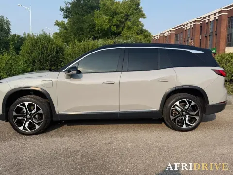 2020 NIO ES8 4