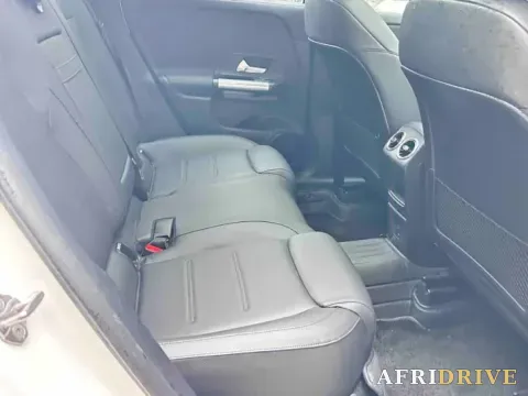 2022 Mercedes-Benz GLA Class 6