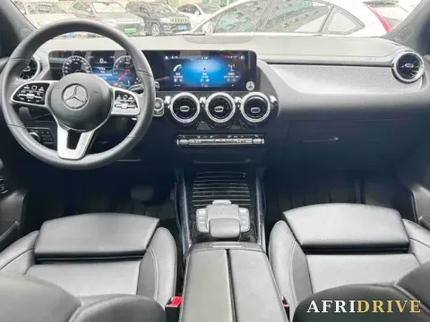 2022 Mercedes-Benz GLA Class 7