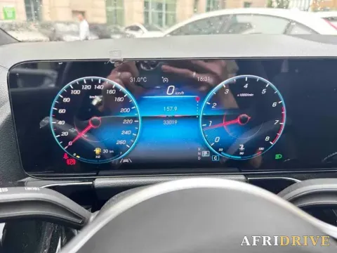 2022 Mercedes-Benz GLA Class 9