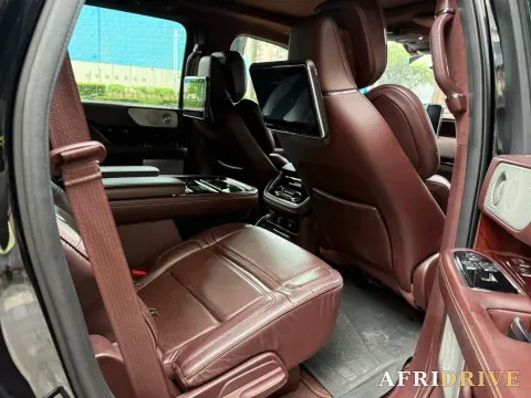 2019 Lincoln Navigator 6