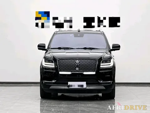 2019 Lincoln Navigator 2