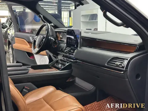 2019 Lincoln Navigator 4