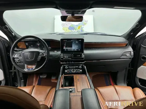 2019 Lincoln Navigator 5