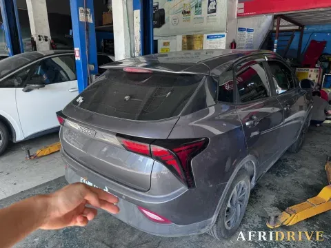 2021 Neta V 6