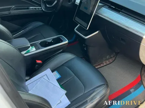 2022 Neta V 5