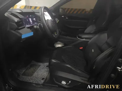 2023 LYNK&CO 03 5