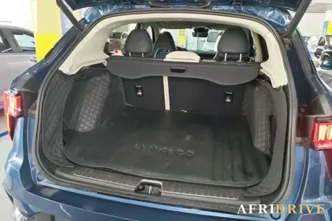 2021 LYNK&CO 01 8