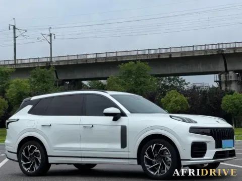 2021 LYNK&CO 09 EM-P 3
