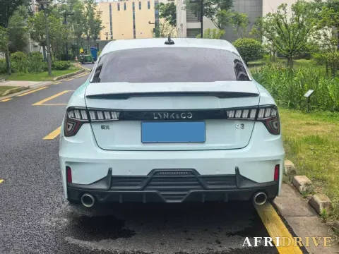 2022 LYNK&CO 03 5