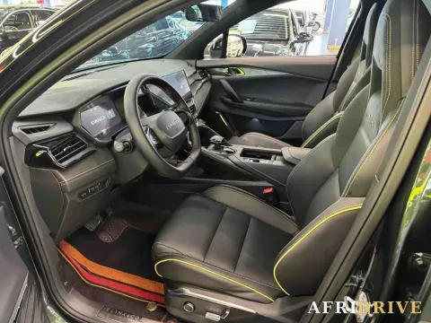 2023 LYNK&CO 03 7