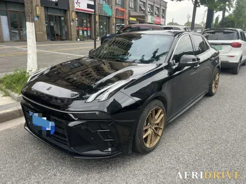 2025 LYNK&CO 03