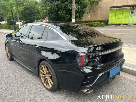 2025 LYNK&CO 03 3