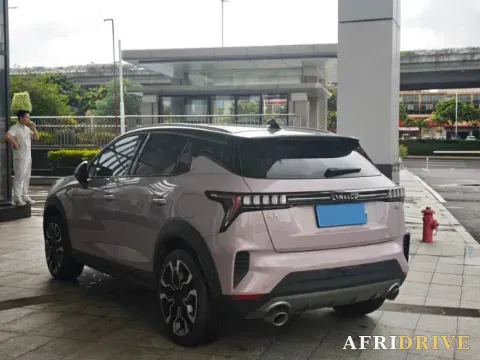 2022 LYNK&CO 02 4