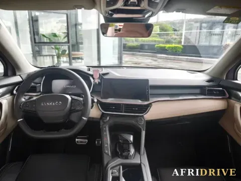 2022 LYNK&CO 02 9