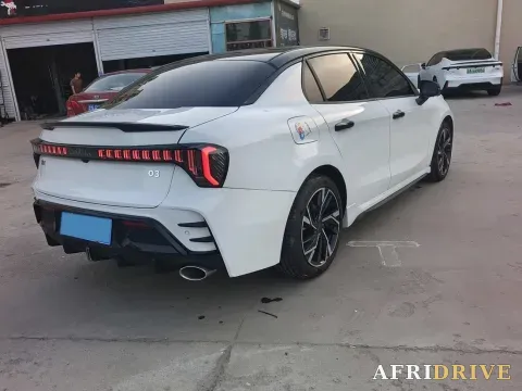 2025 LYNK&CO 03 4