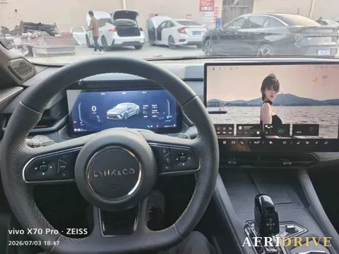 2025 LYNK&CO 03 8