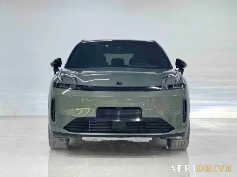 2023 LYNK&CO 08 EM-P 2
